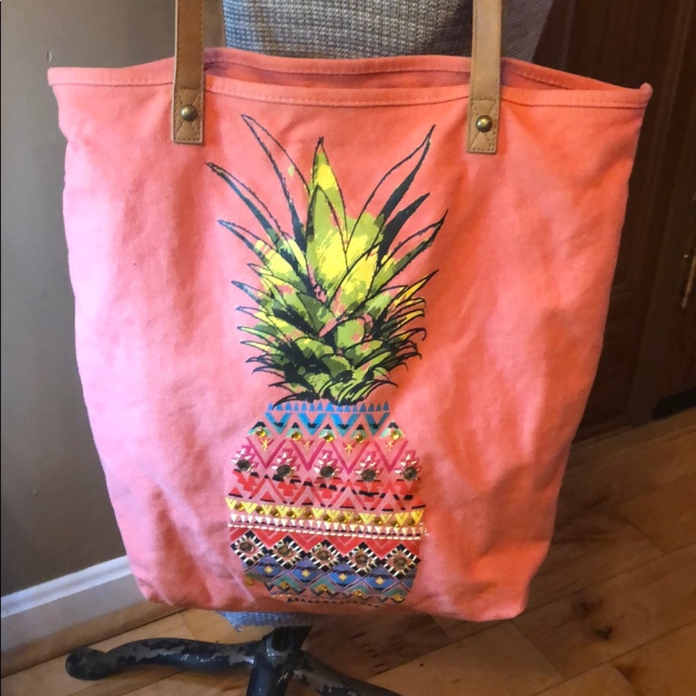 Fun pineapple 🍍 tote!!!!!